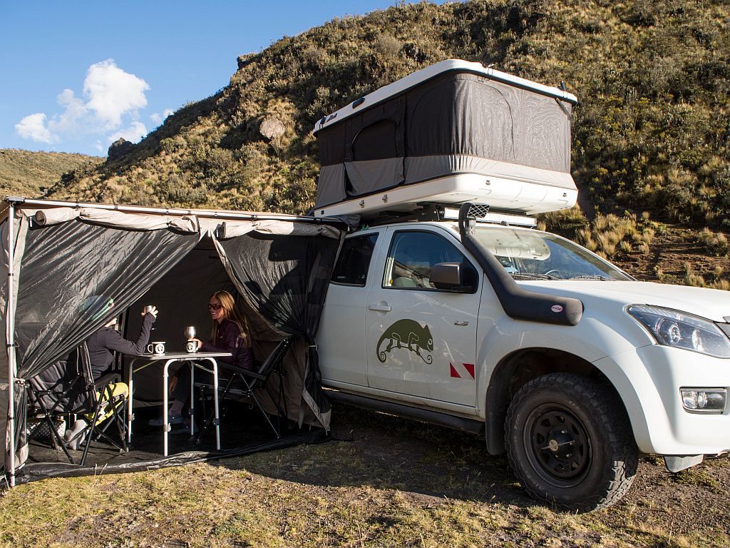 BeCuriousAboutTheWorld - Overlanding car